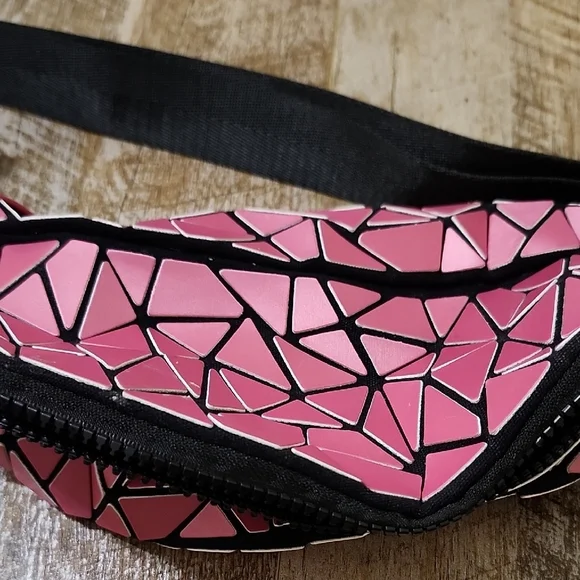 Patrizia Luca Pink and Black Geometric Bag - Picture 10 of 10